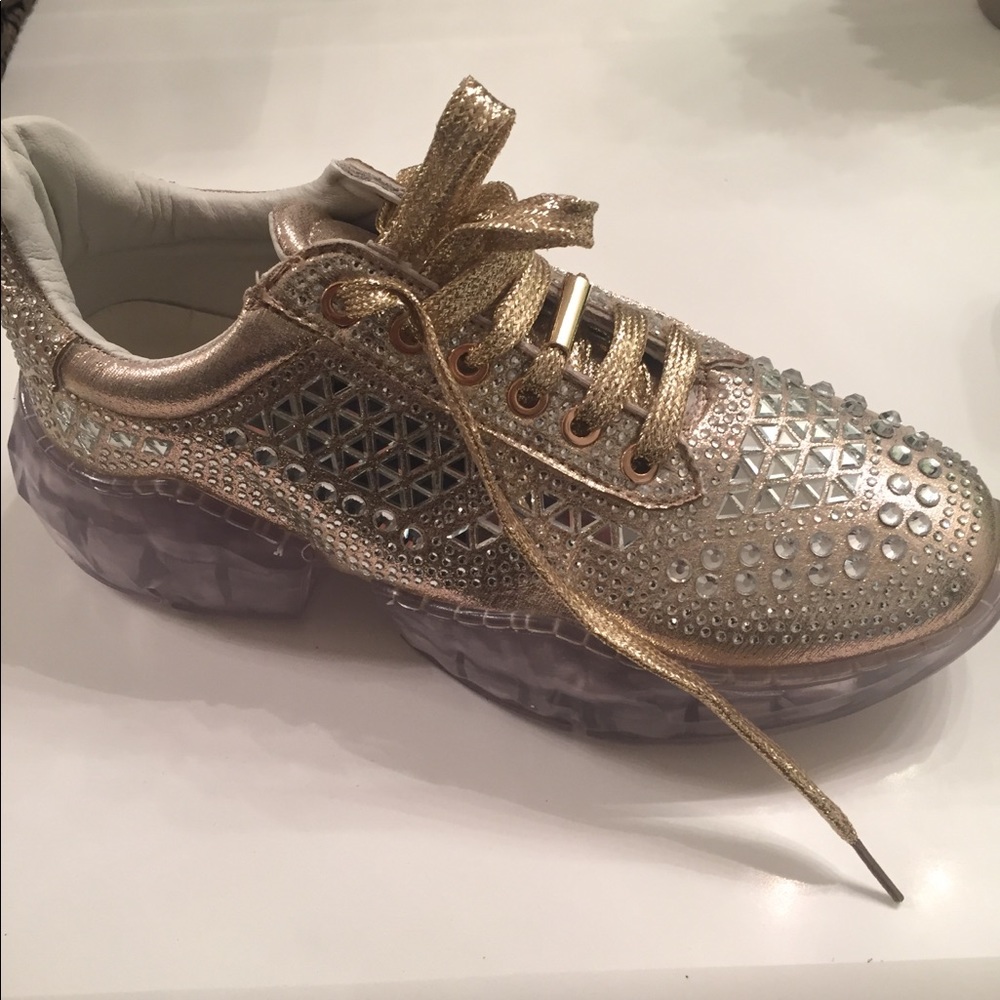 ✨✨Bling tennis shoes ✨✨